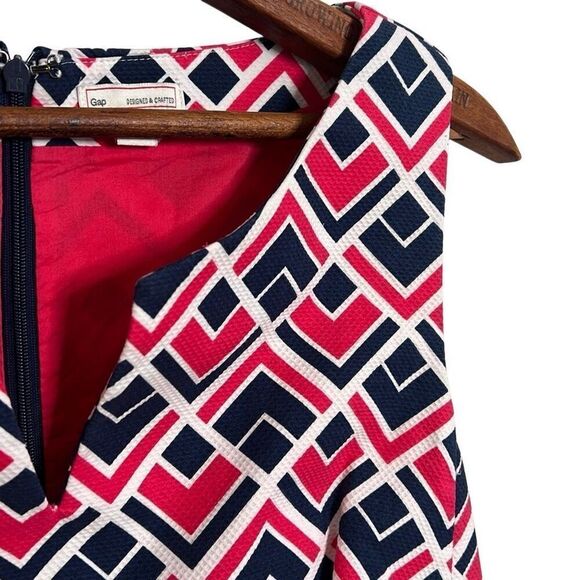 Gap Geometric Sleeveless Fit & Flare Mini Dress Red Black Size 4 - Picture 4 of 8
